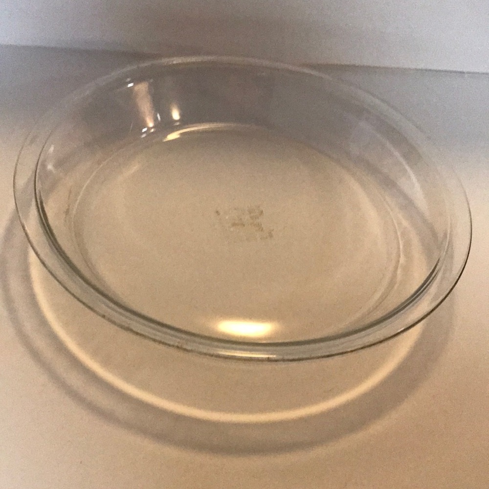 Pyrex - round - 210 - for oven and microwave no stove top or broiler. 25cm